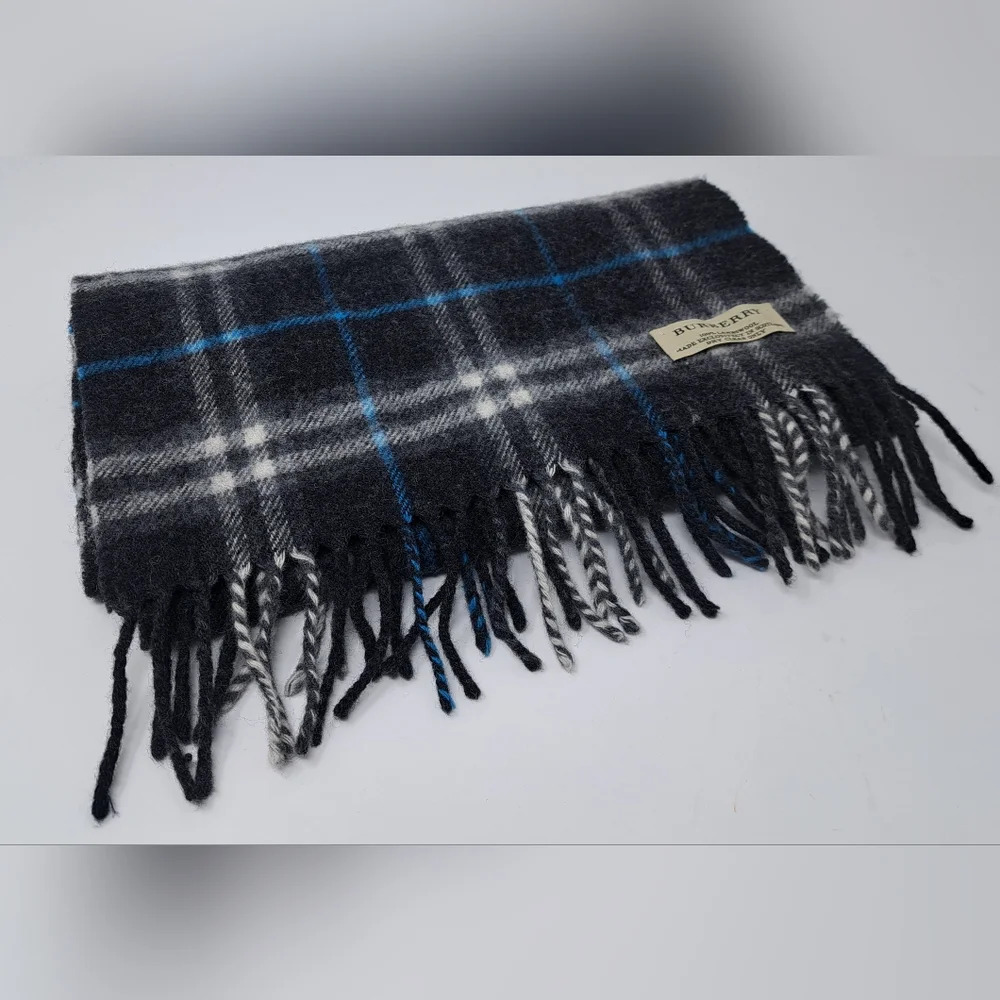 Burberry Scarf Navy Check 100% Lambswool Scotland 52" x 11.5" - Picture 2 of 10
